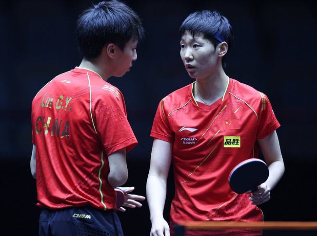 对年龄与竞 对年龄与竞