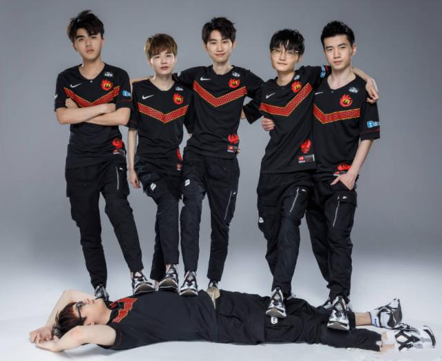 球权争夺的 球权争夺的